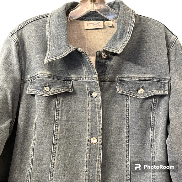 Quacker Factory Dream Jeannes Light Wash Studded Heart Denim Jacket Size L NWT - Picture 3 of 7